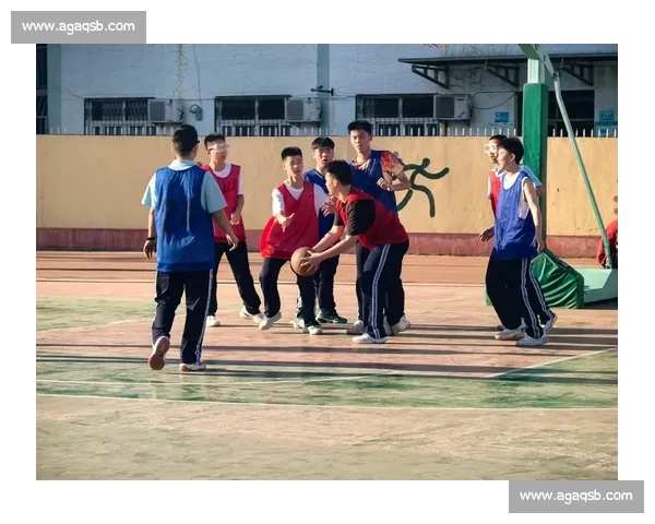 精彩瞬间回顾：篮球赛场上的激烈对决与高光时刻