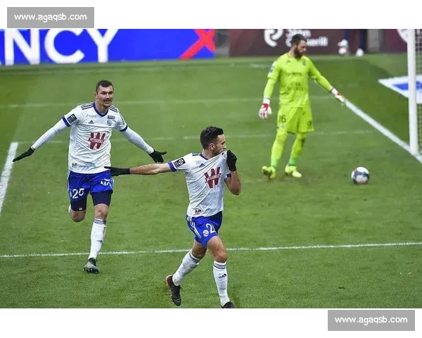 法甲经典对决回顾 巴黎圣日耳曼与马赛的世纪大战 - 副本 (3) 法甲经典对决回顾 巴黎圣日耳曼与马赛的世纪大战 - 副本 (3)